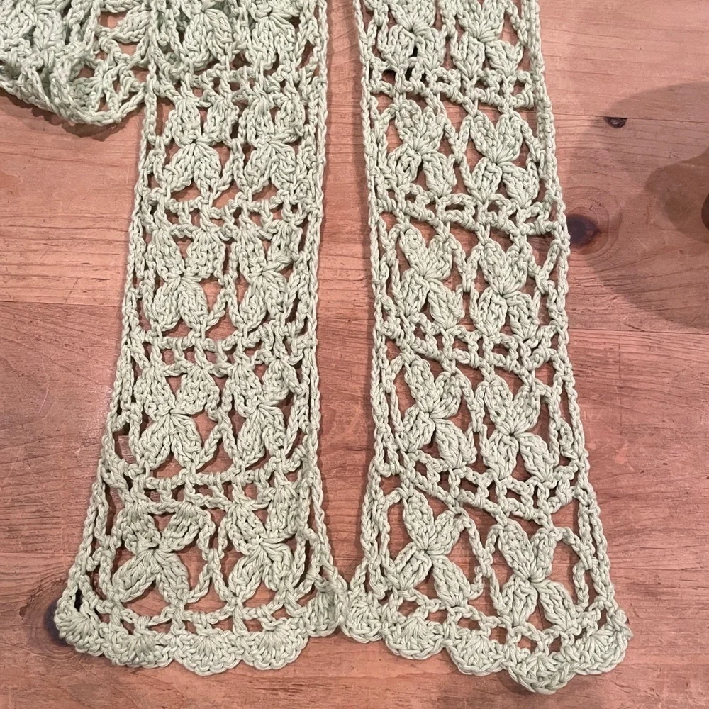 NWOT Handmade Crochet Light Sage Green Scarf Cottagecore Grannycore Casual